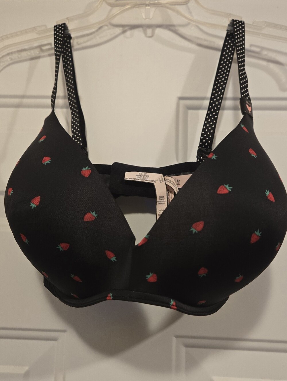NWT Victorias Secret Padded Push up No Wire Bra Black w Strawberry Print 38DD